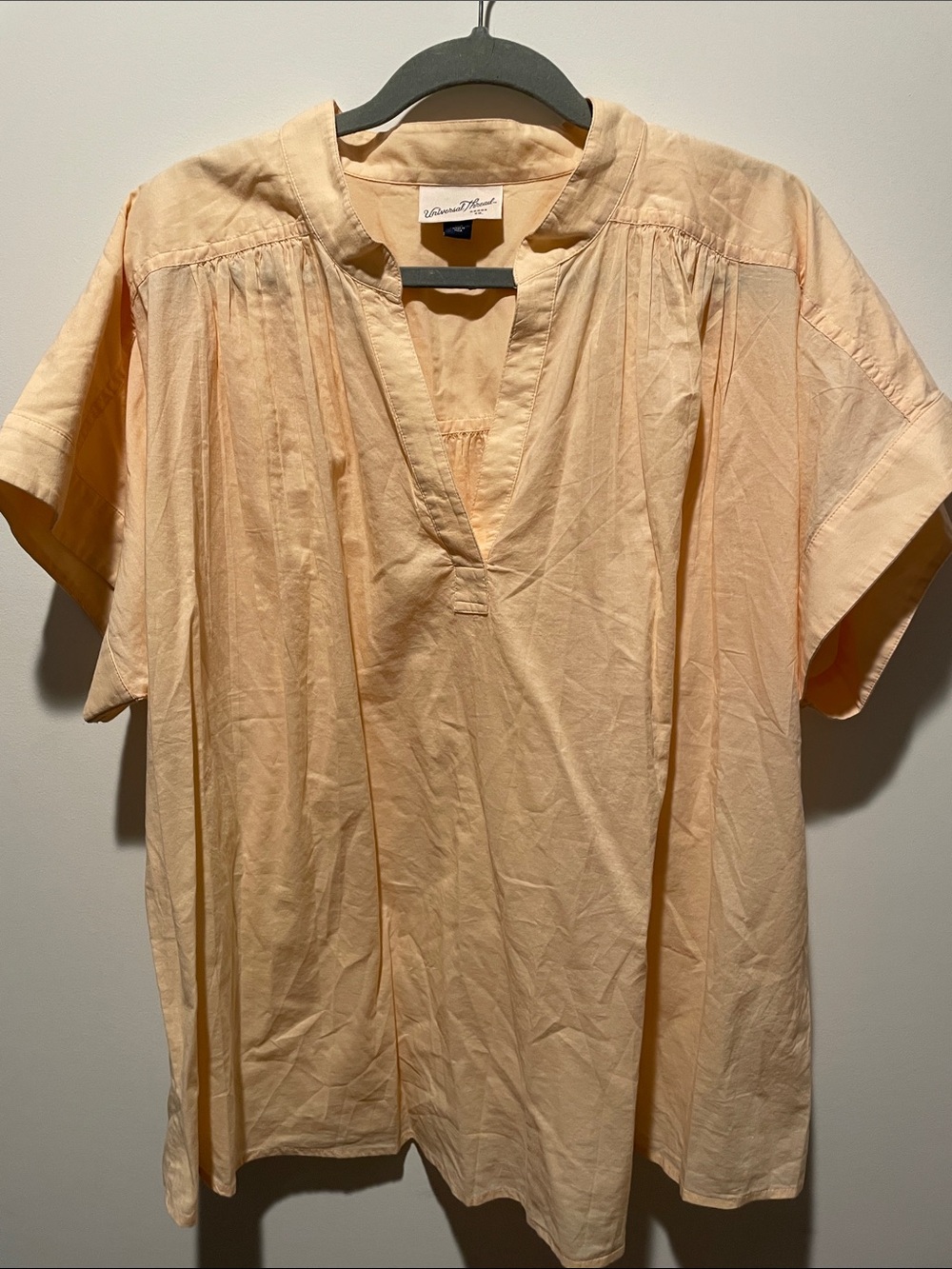 Universal Thread Peach Short-Sleeve V-Neck Blouse